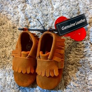 Genuine leather baby moccasin